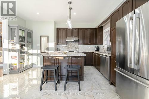 10 Smoothrock Trail, Brampton (Sandringham-Wellington), ON - Indoor Photo Showing Kitchen With Upgraded Kitchen