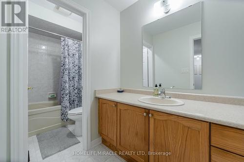 10 Smoothrock Trail, Brampton (Sandringham-Wellington), ON - Indoor Photo Showing Bathroom