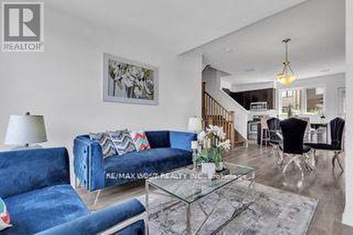 35 Stanley Greene Boulevard, Toronto (Downsview-Roding-Cfb), ON - Indoor Photo Showing Living Room