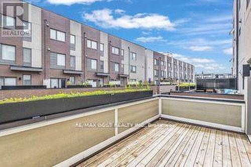 35 Stanley Greene Boulevard, Toronto (Downsview-Roding-Cfb), ON - Outdoor