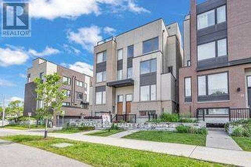 35 Stanley Greene Boulevard, Toronto (Downsview-Roding-Cfb), ON - Outdoor With Facade