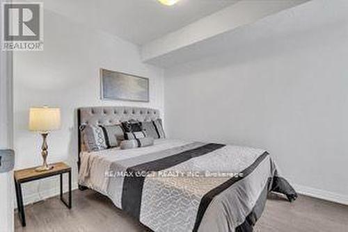 35 Stanley Greene Boulevard, Toronto (Downsview-Roding-Cfb), ON - Indoor Photo Showing Bedroom