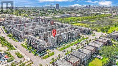 35 Stanley Greene Boulevard, Toronto (Downsview-Roding-Cfb), ON - Outdoor With View