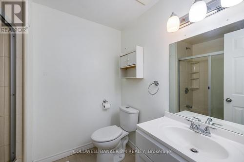 102 - 155 Glovers Road, Oshawa (Samac), ON - Indoor Photo Showing Bathroom