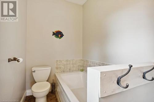 171 Pleasantview Road, Allenford, ON - Indoor Photo Showing Bathroom