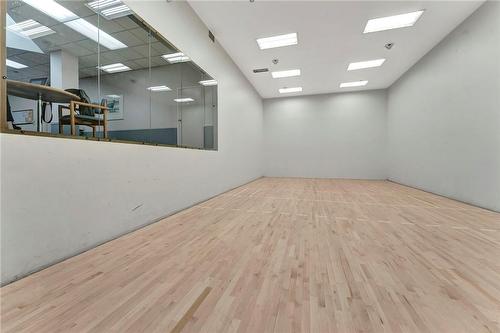 1270 Maple Crossing Boulevard|Unit #306, Burlington, ON - Indoor Photo Showing Gym Room