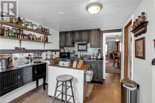 10 Edward Street, Cornwall, ON - Indoor Photo Showing Kitchen