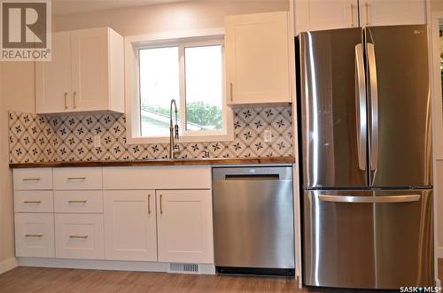 521 S Avenue S, Saskatoon, SK - Indoor Photo Showing Kitchen