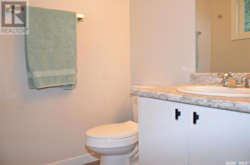 521 S Avenue S, Saskatoon, SK - Indoor Photo Showing Bathroom