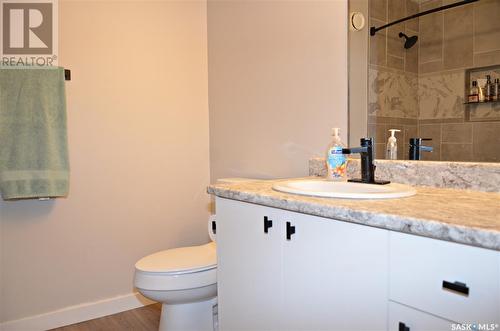 521 S Avenue S, Saskatoon, SK - Indoor Photo Showing Bathroom