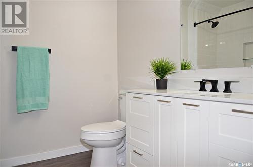 521 S Avenue S, Saskatoon, SK - Indoor Photo Showing Bathroom