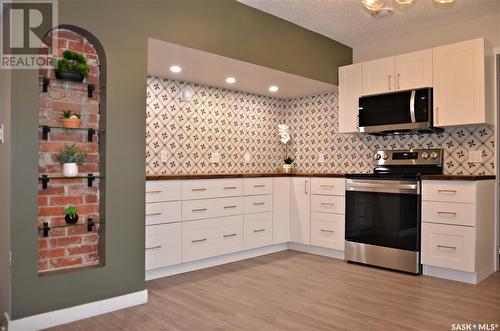 521 S Avenue S, Saskatoon, SK - Indoor Photo Showing Kitchen