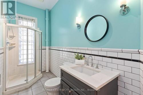 446 Piccadilly Street, London, ON - Indoor Photo Showing Bathroom