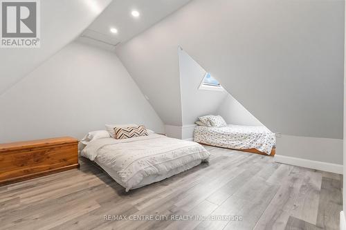 446 Piccadilly Street, London, ON - Indoor Photo Showing Bedroom