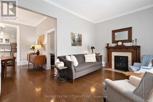 446 Piccadilly Street, London, ON - Indoor Photo Showing Living Room With Fireplace