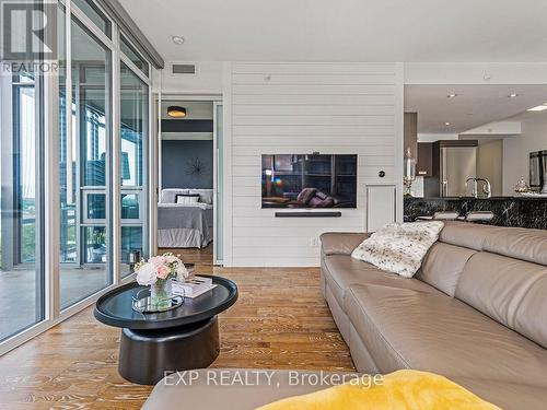 1216 - 90 Park Lawn Road, Toronto (Mimico), ON - Indoor Photo Showing Living Room