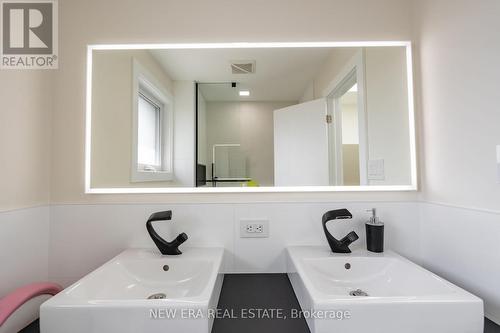 2391 Denise Road, Mississauga, ON - Indoor Photo Showing Bathroom