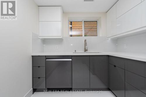 2391 Denise Road, Mississauga, ON - Indoor Photo Showing Kitchen