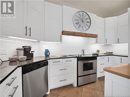 94 Leger Street, Saint-Antoine, NB - Indoor Photo Showing Kitchen With Upgraded Kitchen