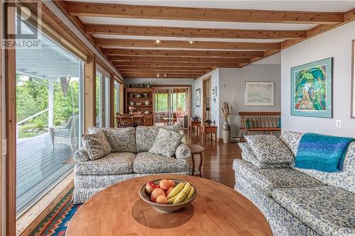 968 Robertson Road, Gore Bay, Manitoulin Island, ON - Indoor Photo Showing Living Room