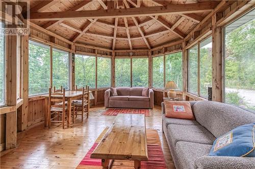 968 Robertson Road, Gore Bay, Manitoulin Island, ON - Indoor Photo Showing Living Room