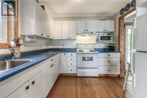 968 Robertson Road, Gore Bay, Manitoulin Island, ON - Indoor Photo Showing Kitchen