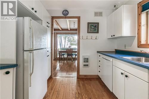 968 Robertson Road, Gore Bay, Manitoulin Island, ON - Indoor Photo Showing Kitchen