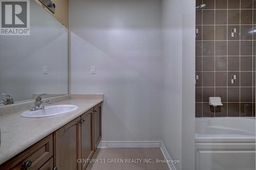 5 Beechmont Drive, Brampton, ON - Indoor Photo Showing Bathroom