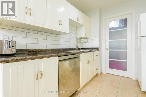 809 - 1360 Rathburn Road E, Mississauga (Rathwood), ON - Indoor Photo Showing Kitchen