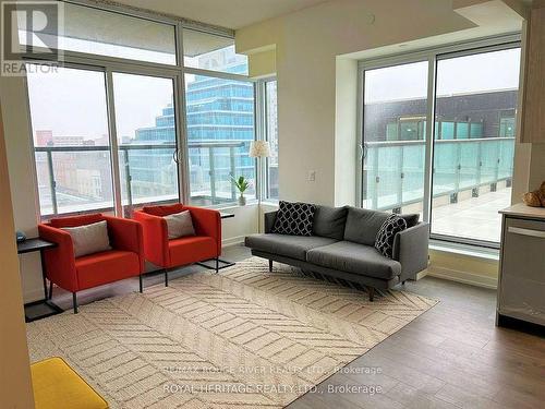 507 - 55 Duke Street W, Kitchener, ON - Indoor Photo Showing Living Room