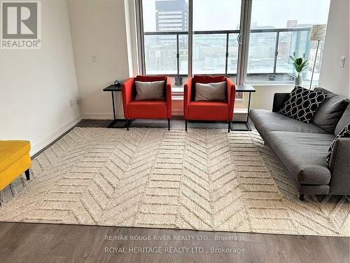 507 - 55 Duke Street W, Kitchener, ON - Indoor Photo Showing Living Room