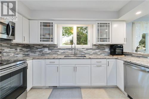 66 Birchwood Crescent, Moncton, NB - Indoor Photo Showing Kitchen With Upgraded Kitchen