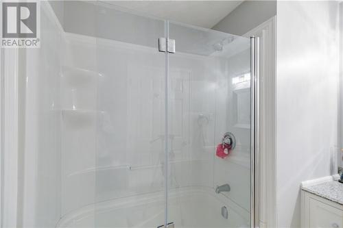 66 Birchwood Crescent, Moncton, NB - Indoor Photo Showing Bathroom