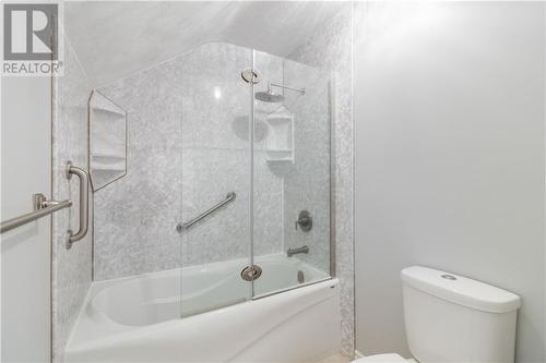 66 Birchwood Crescent, Moncton, NB - Indoor Photo Showing Bathroom