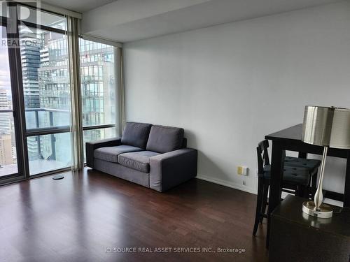 4106 - 832 Bay Street, Toronto, ON - Indoor