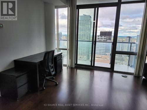 4106 - 832 Bay Street, Toronto, ON - Indoor