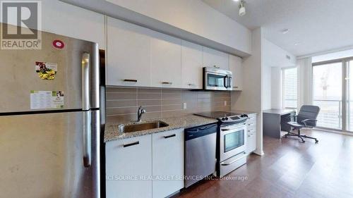 4106 - 832 Bay Street, Toronto, ON - Indoor Photo Showing Kitchen With Upgraded Kitchen