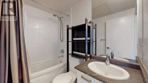 4106 - 832 Bay Street, Toronto, ON - Indoor Photo Showing Bathroom