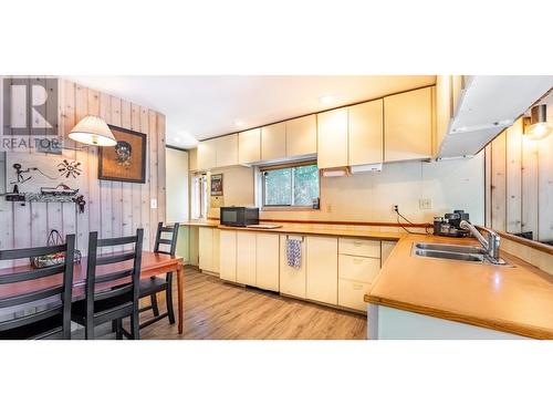 13507 3A Highway, Boswell, BC - Indoor Photo Showing Kitchen With Double Sink