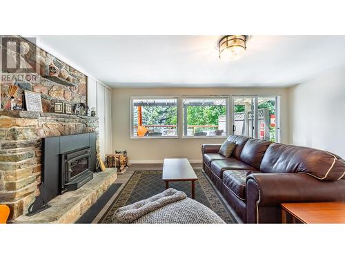 13507 3A Highway, Boswell, BC - Indoor Photo Showing Living Room With Fireplace