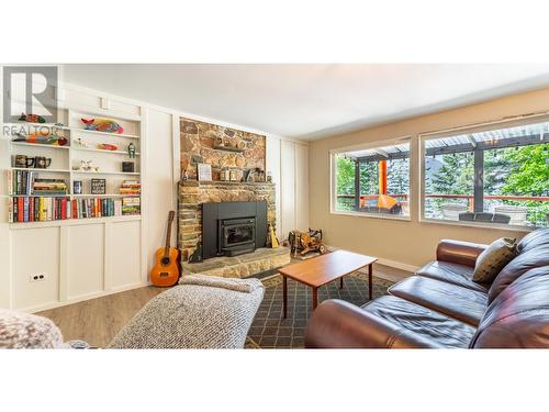 13507 3A Highway, Boswell, BC - Indoor Photo Showing Living Room With Fireplace