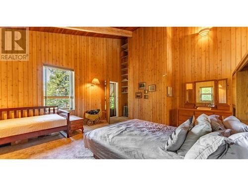 13507 3A Highway, Boswell, BC - Indoor Photo Showing Bedroom