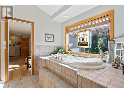 2465 Harmon Road, West Kelowna, BC - Indoor Photo Showing Bathroom