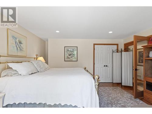 2465 Harmon Road, West Kelowna, BC - Indoor Photo Showing Bedroom