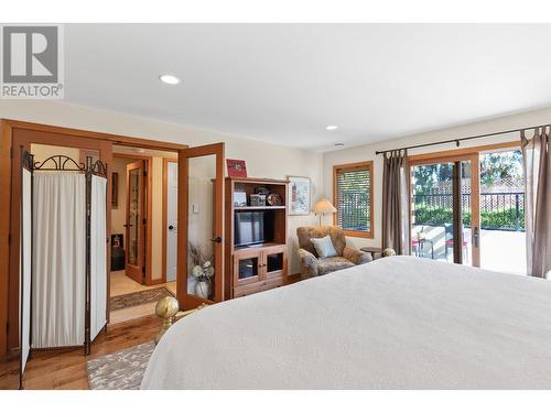 2465 Harmon Road, West Kelowna, BC - Indoor Photo Showing Bedroom