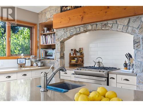 2465 Harmon Road, West Kelowna, BC - Indoor Photo Showing Kitchen With Double Sink