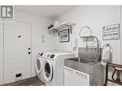 2465 Harmon Road, West Kelowna, BC - Indoor Photo Showing Laundry Room