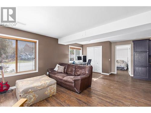 2097 Rose Tree Road Lot# Lot 7, West Kelowna, BC - Indoor Photo Showing Living Room