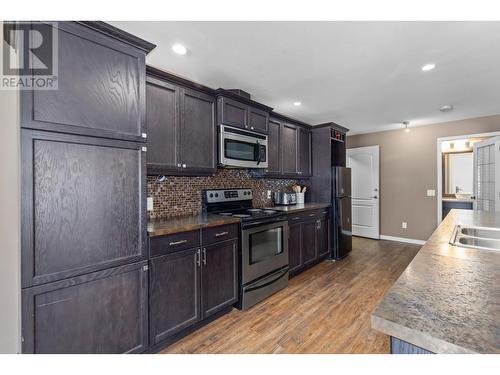 2097 Rose Tree Road Lot# Lot 7, West Kelowna, BC - Indoor Photo Showing Kitchen With Double Sink