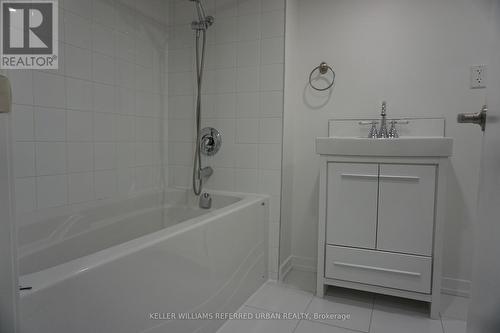 1825 Davenport Road, Toronto (Weston-Pellam Park), ON - Indoor Photo Showing Bathroom